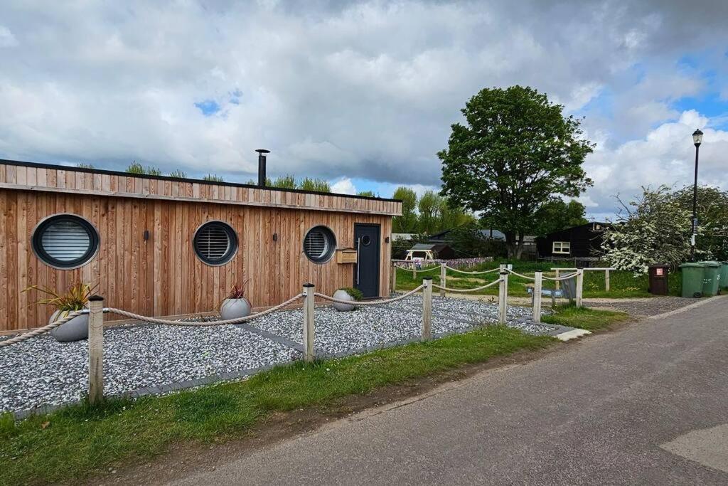 Humberston Boathouse Lodge & Hot Tub - Cleethorpes Beach Cabin Chalet Εξωτερικό φωτογραφία