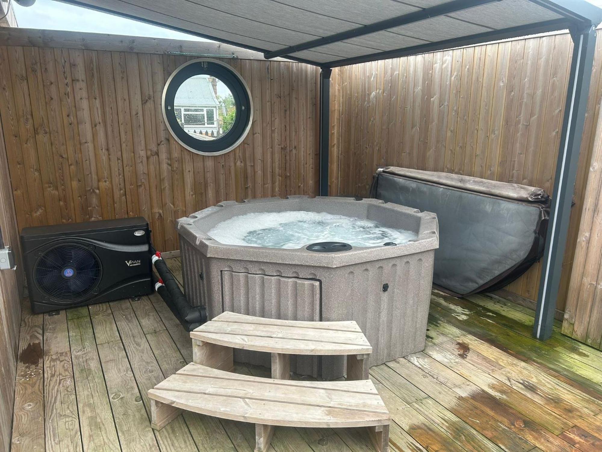 Humberston Boathouse Lodge & Hot Tub - Cleethorpes Beach Cabin Chalet Εξωτερικό φωτογραφία